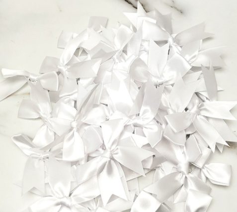 Pack of 20 bows 8.5cm x 8.5cm Satin Bows